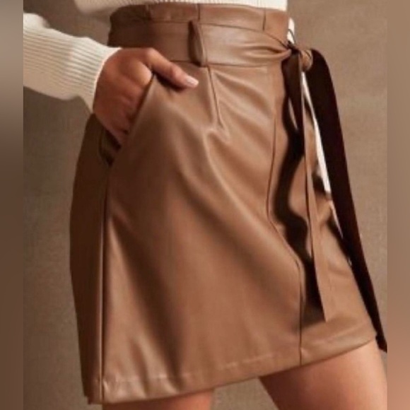 Vegan Leather Banana Republic Factory Tie Black Mini Skirt SZ 12 - Picture 9 of 10
